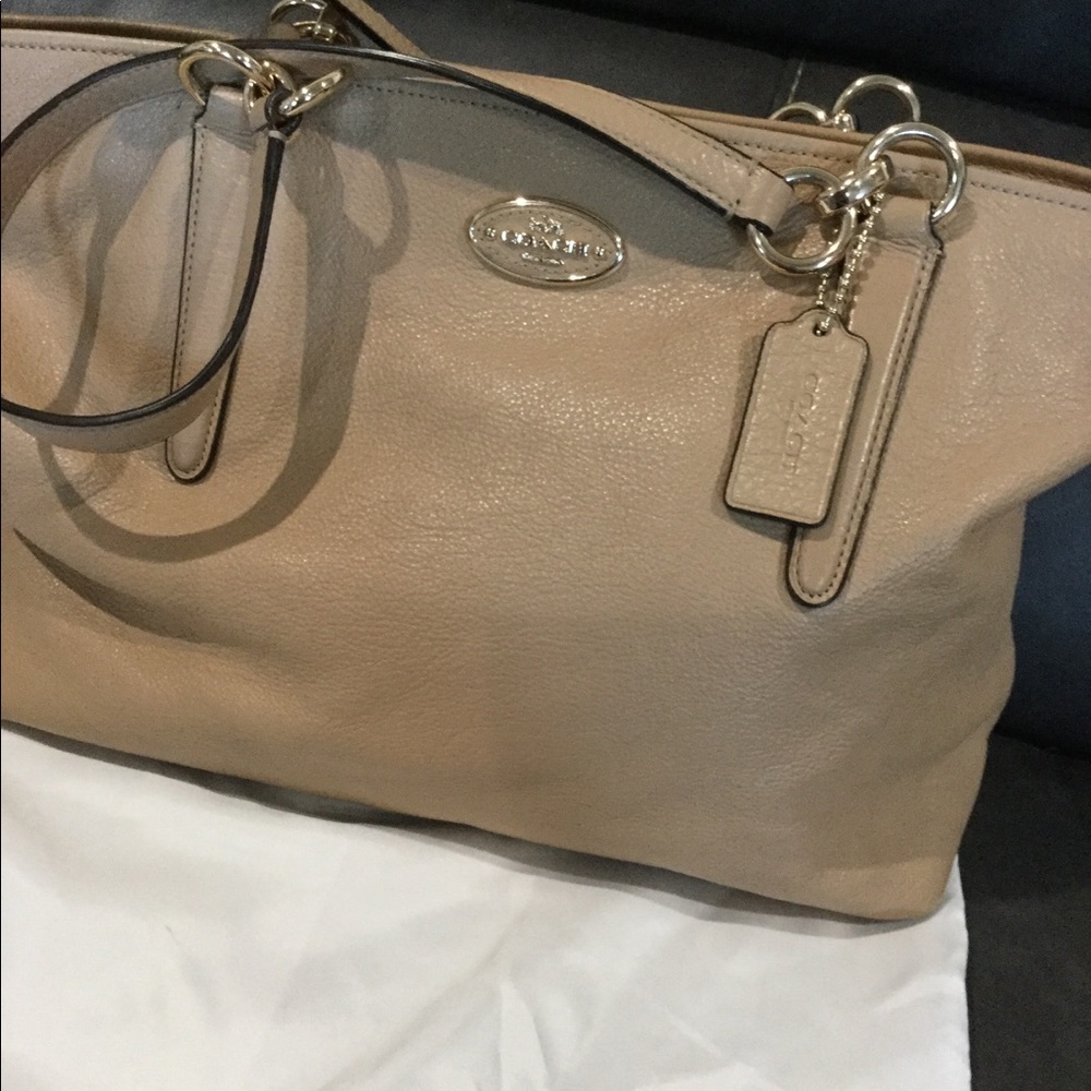 COACH ELLIS TOTE IN PEBBLE LEATHER, tan